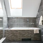 Zdroj Apartment *